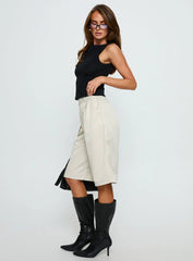 Jakai Longline Tailored Short Cream